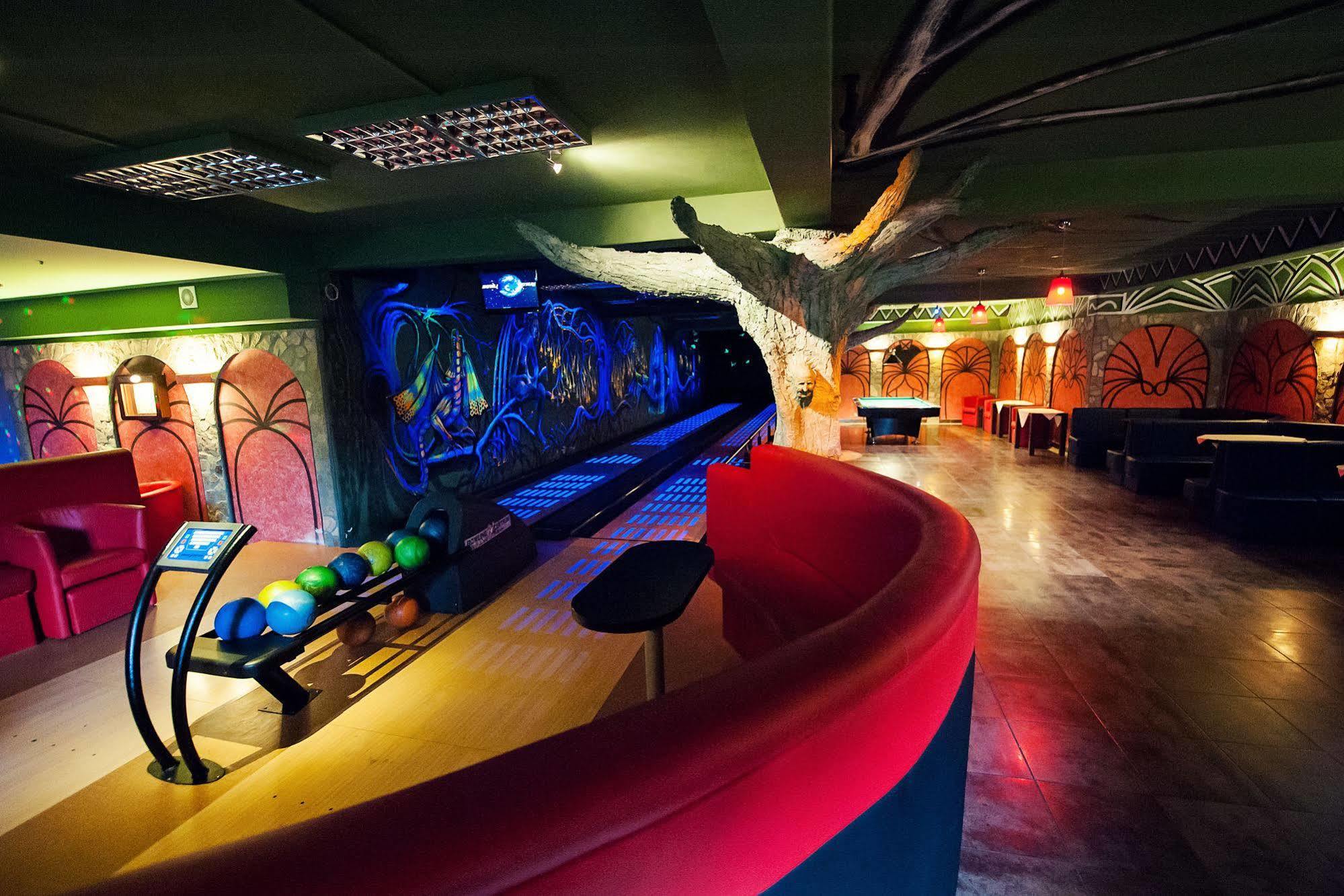 Hotel Kasztel Rzezawa Екстериор снимка
