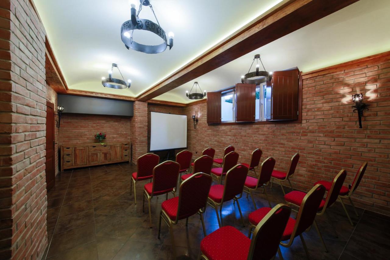 Hotel Kasztel Rzezawa Екстериор снимка
